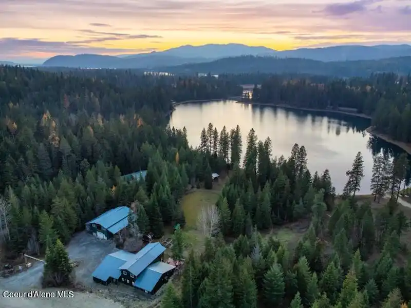 Exquisite Lakefront Estate
