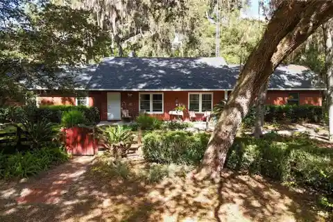 Stylish Home with Walk-In Pantry and Office