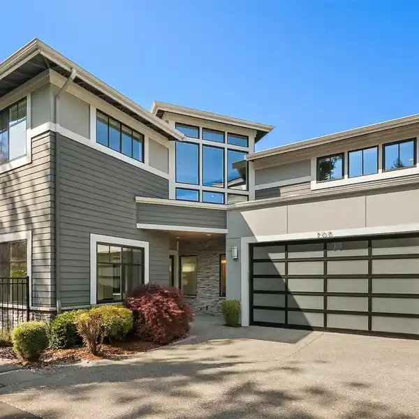 PACIFIC NORTHWEST CONTEMPORARY HOME IN EVEREST