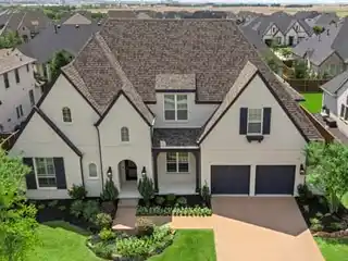 North-Facing Estate Is a Showcase of Refined Elegance