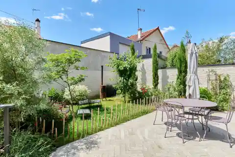 Nearly New Architect-Designed Home