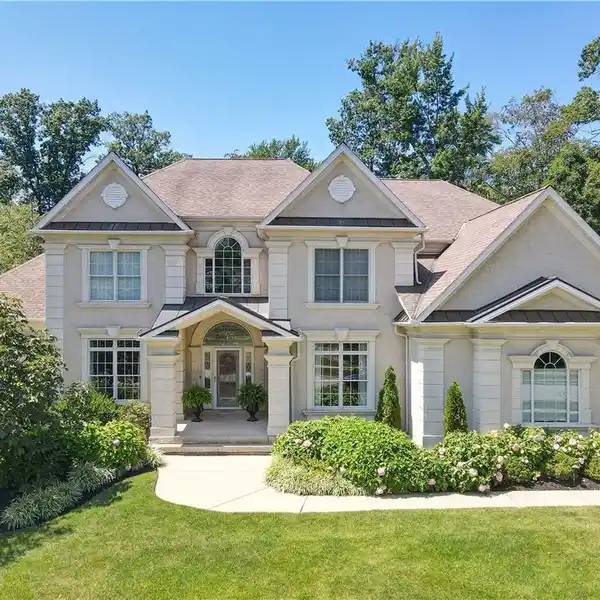 EXQUISITE ESTATE IN SIGNATURE OF SOLON