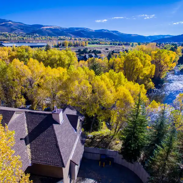 THE RIVER HOUSE