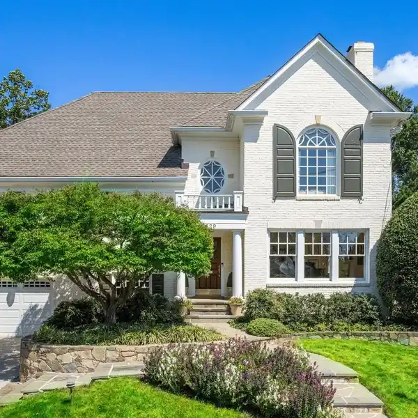 TIMELESS CHARM WITH EXPANSIVE DESIGNER INTERIORS