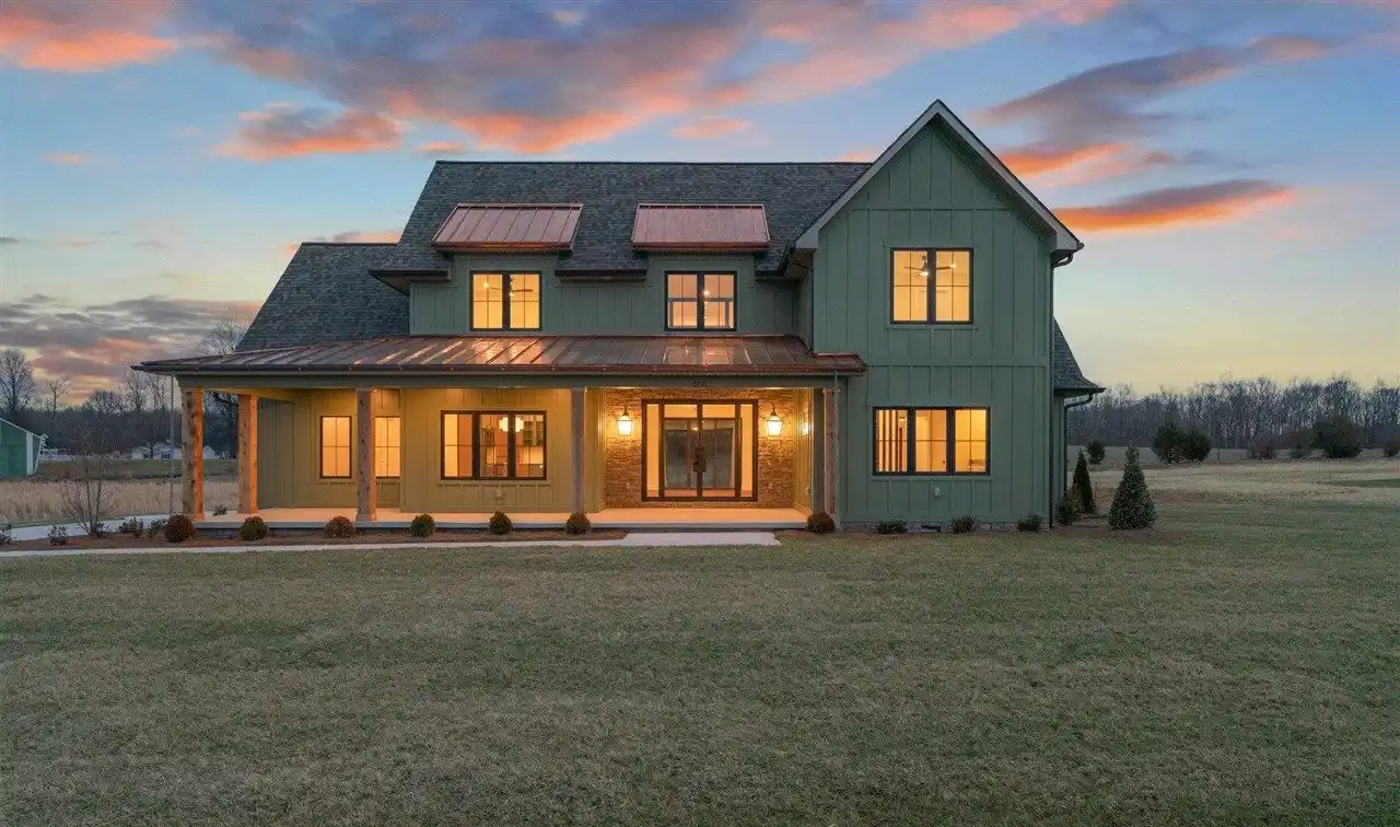 Gorgeous New Build on a Scenic Acre