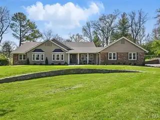 Fully Renovated Ranch in Town and Country
