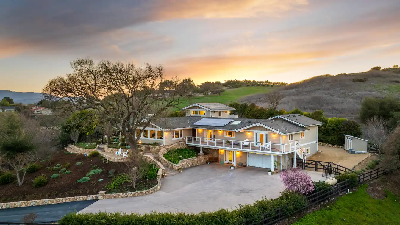 Stunning Five-acre Hilltop Ranch
