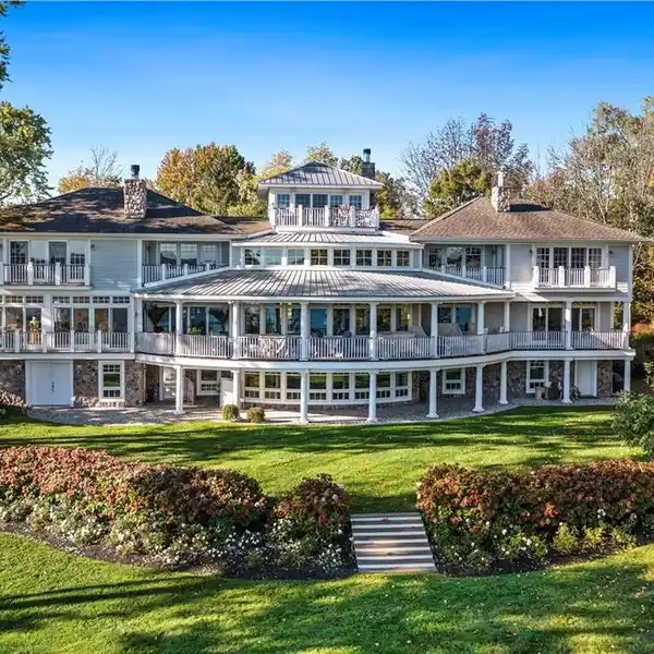 MAGNIFICENT MANSION ON SKANEATELES LAKE