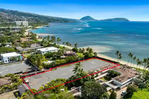 Expansive Oceanfront Property