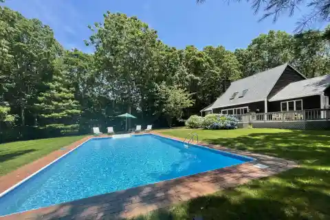 Modern Sagaponack Retreat