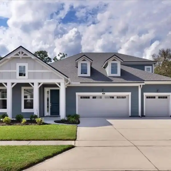 EXQUISITE RESIDENCE IN RIVERTOWN