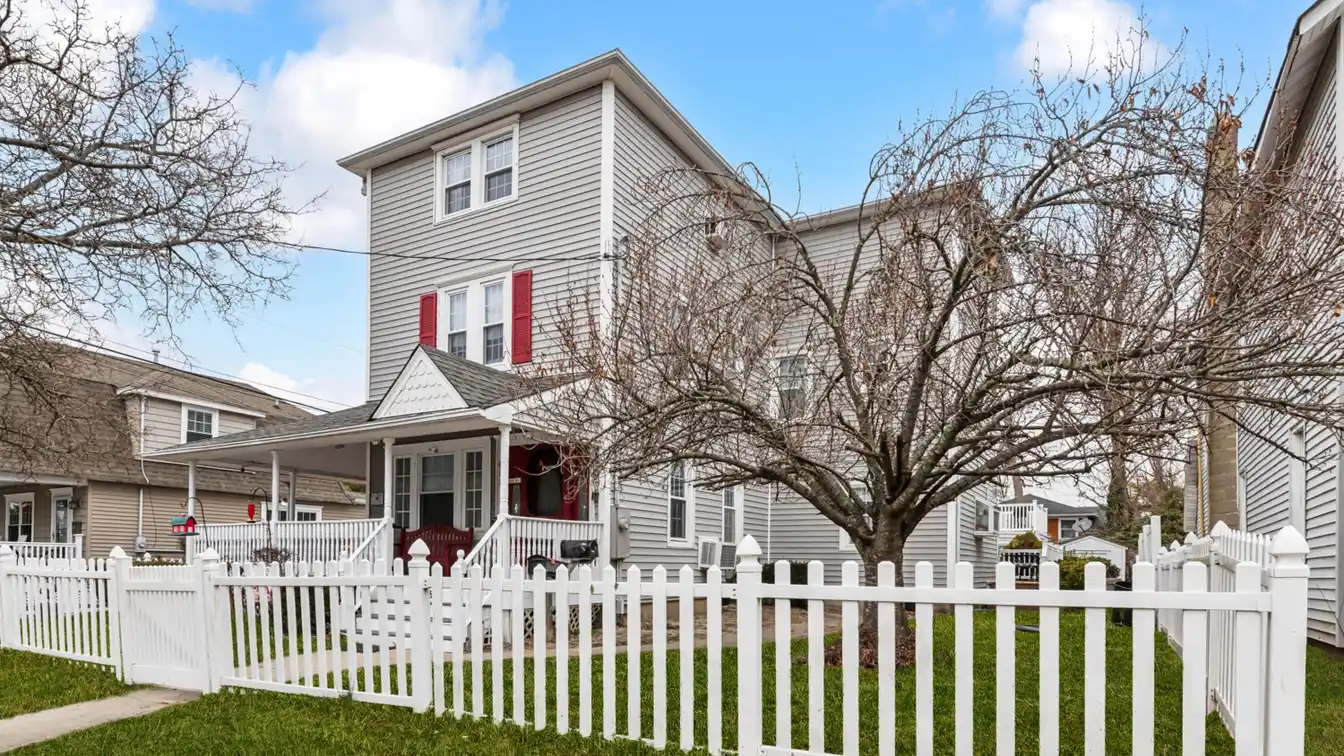 Spacious Home Five Blocks to the Beach