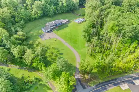 Expansive Private Retreat with Endless Outdoor Adventure