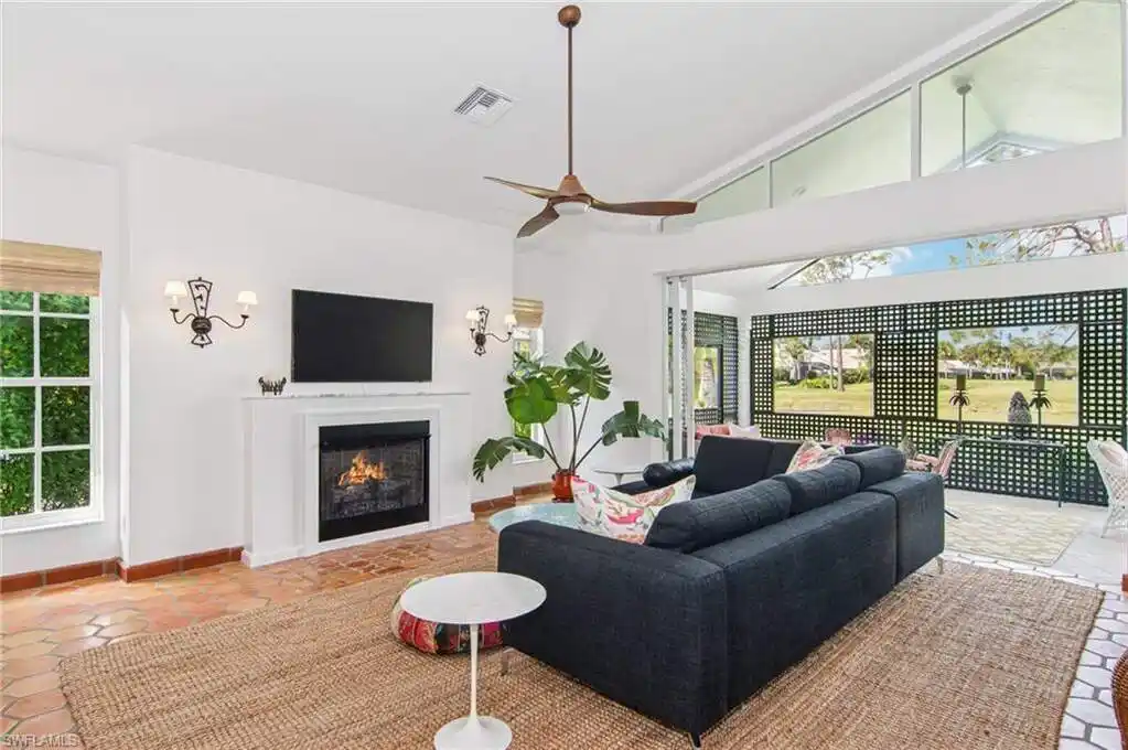 Lovely Golf and Lake Front Home at Wyndemere