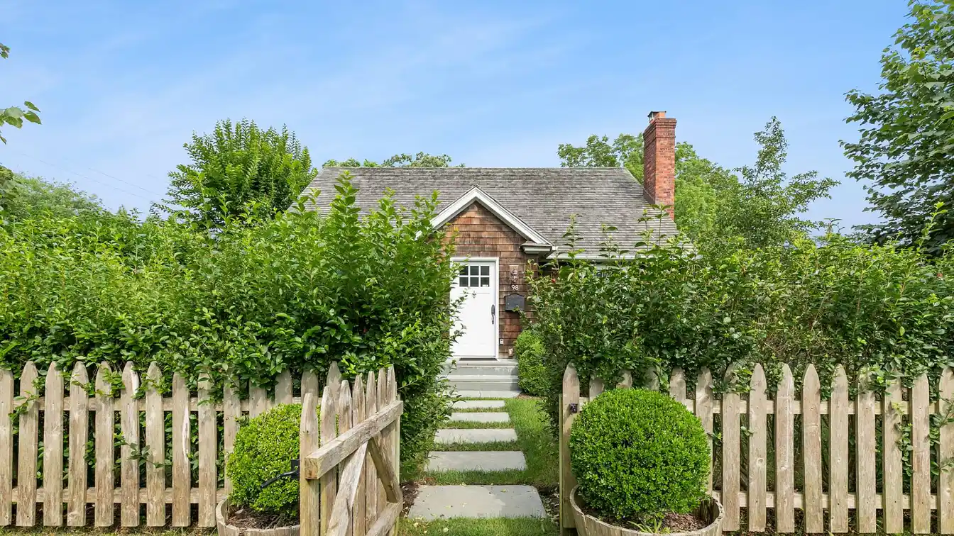 Darling Cottage in East Hampton