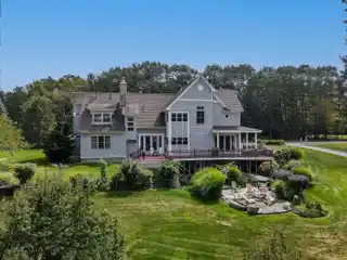 Exquisite Waterfront Elegance