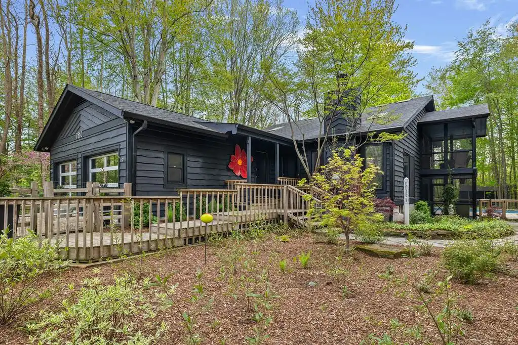 Harbert - Stunning Contemporary Retreat in the Heart of Harbor Country