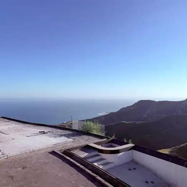 FIVE ACRES WITH INCREDIBLE VIEWS