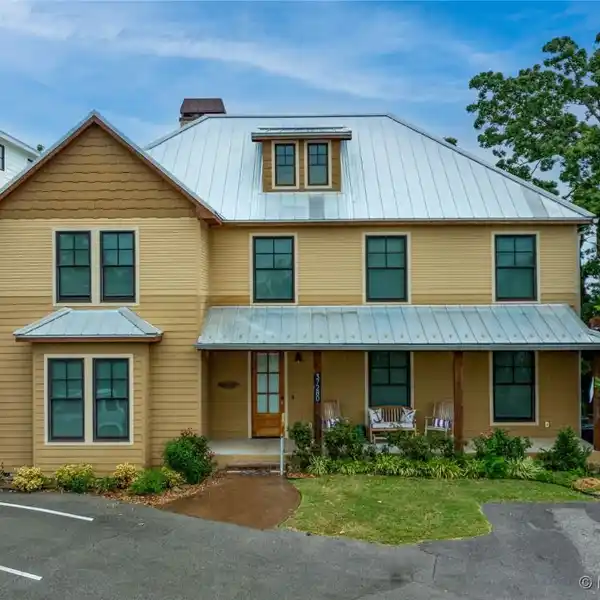 FULLY FURNISHED WITH A FLOWING FLOOR PLAN