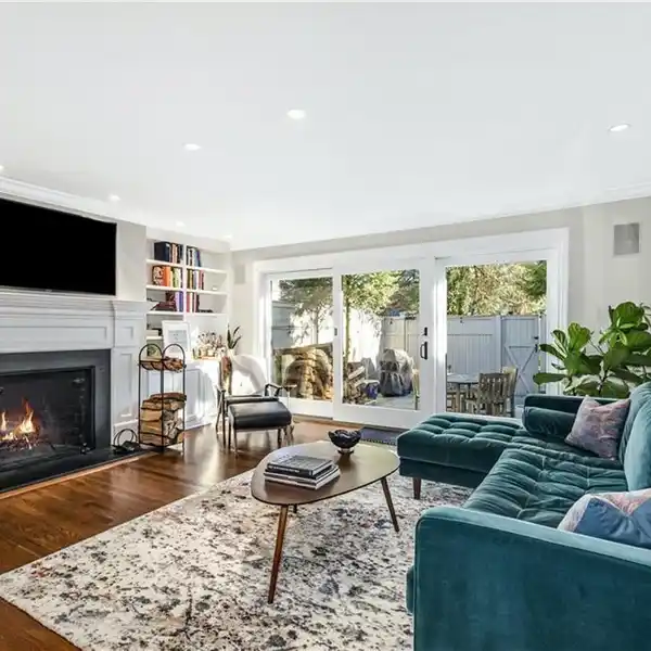PICTURE PERFECT PRIDES CROSSING CONDO