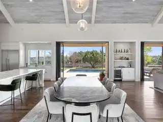 A Harmonious Blend of Sophistication and Resort-style Living