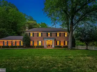 Flawless Home with Heated Saltwater Pool