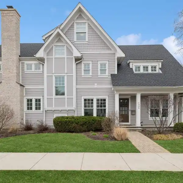 FABULOUS NEWER CONSTRUCTION HOME