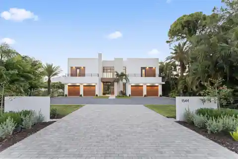 Ultra-Modern Architectural Estate