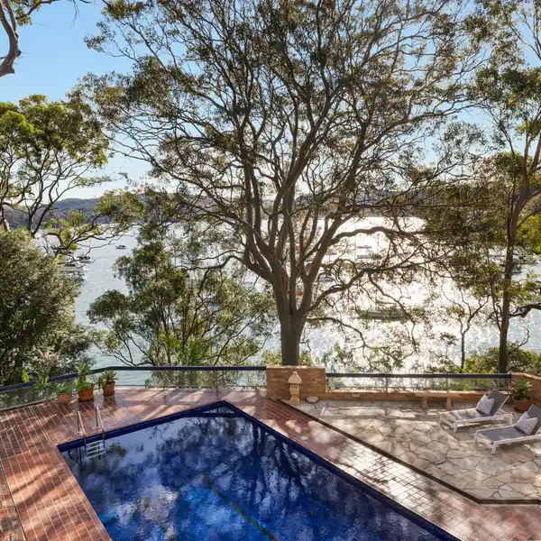 CONTEMPORARY LIVING IN AN IDYLLIC WATERFRONT SETTING