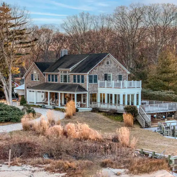 AWESOME SILVER BEACH WATERFRONT PROPERTY FOR RENT