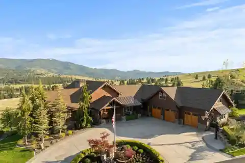 Spectacular Legacy Ridge Property