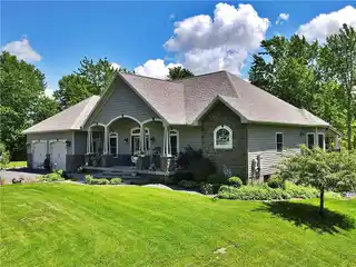 Craftsman-style Ranch on Nearly 10 Acres