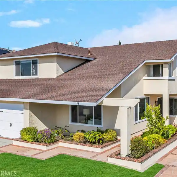 QUIET INTERIOR LOCATION IN SEAWIND
