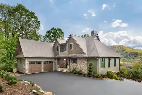 Stunning Estate in an Exclusive Gated Community