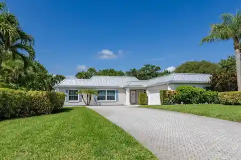 Desirable Vero Beach Coastal Retreat