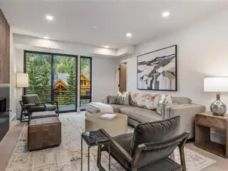 Stylish Mountain Flats Steps from Main Street