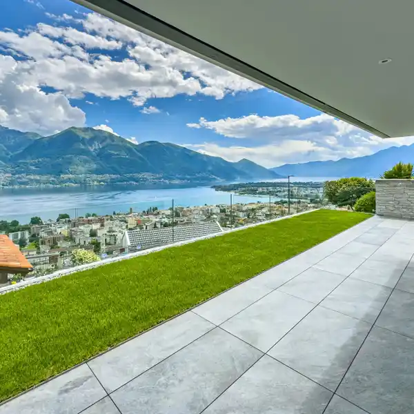 NEW MODERN VILLA WITH SPECTACULAR VIEWS