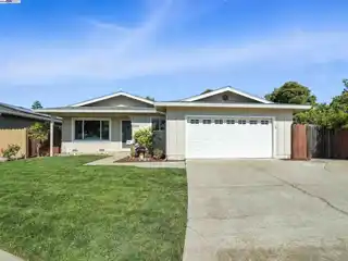 Charming Home on a Quiet Cul-De-Sac