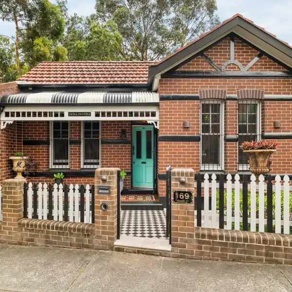 ORIGINAL FULL BRICK FEDERATION COTTAGE