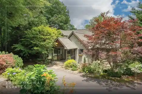 Arts & Crafts Beauty on Lake Toxaway Golf Course