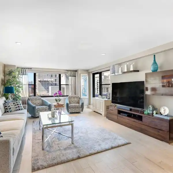 LENOX HILL PENTHOUSE WITH PRIVATE TERRACE