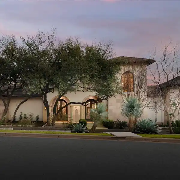 BREATHTAKING CUSTOM ESTATE