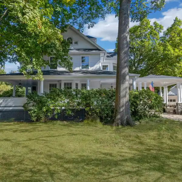 STUNNING VICTORIAN IN THE HEART OF OLD GREENWICH