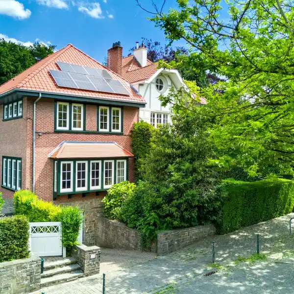 DELIGHTFUL HOME ON THE EDGE OF THE BOIS DE LA CAMBRE