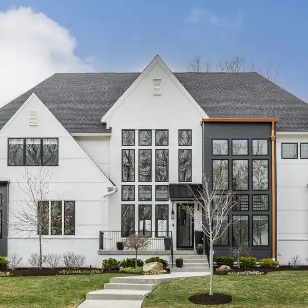 EXTRAORDINARY HOME IN COVETED HOLLIDAY FARMS