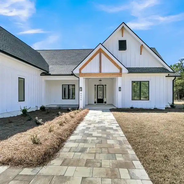 GORGEOUS NEW OPEN-CONCEPT HOME