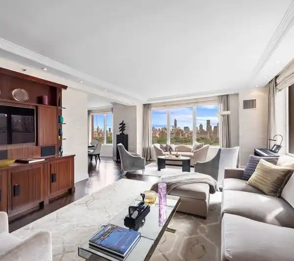 PARK VIEWS FROM EVERY ROOM