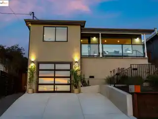 Rebuilt Hilltop Retreat with Iconic Bay Views