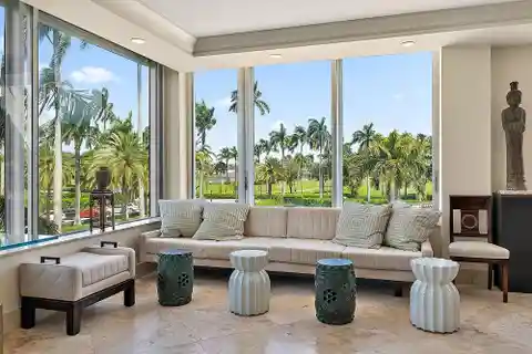 Lovely Condominium on Palm Beach Island