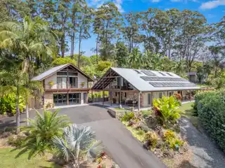 Hinterland Retreat with Coastal Convenience